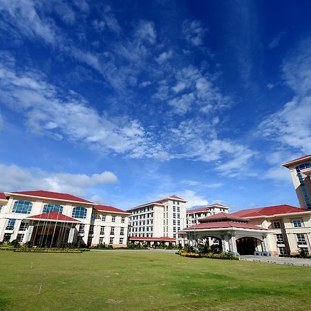 The Hotel Grand Ace Naypyidaw エクステリア 写真